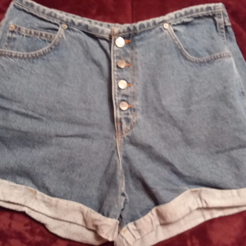 Gitano Denim Button Fly Daisy Duke ShortsB1GETBOTH